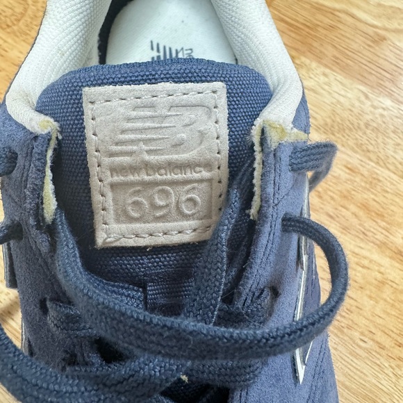 Women’s New Balance 696 - Picture 3 of 10